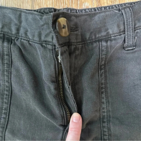 Aerie Women’s Black Elastic Waist Buttoned Shorts with Fringe Hem Size S GUC - Picture 5 of 9